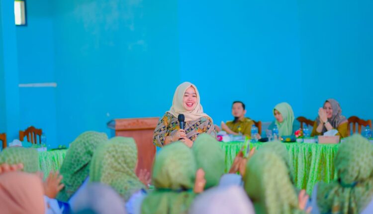 Peningkatan Kader Posyandu Kecamatan Lubuk Tarok, Ny. Riri Benny Dwifa: Kader Pegang Peran Penting