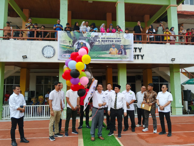 Peresmian Academy Olahraga UNP dan Kejuaraan Sepak Bola Rektor Cup I Antar SSB Se-Sumatera Barat