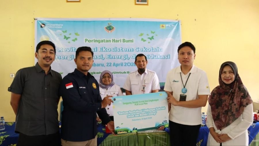 Peringati Hari Bumi, PLN Icon Plus Wujudkan Sekolah Sehat di SMPN 21 Kota Pekanbaru