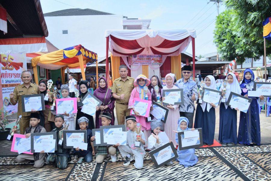 Peringati HUT Ke-55 SMK Negri 1 Sawahlunto, Siswa Menampilkan Beragam Bakat Seni