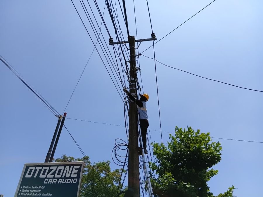 Perkuat Jaringan Telekomunikasi, PLN Icon Plus Lakukan Pemeliharaan Jaringan Fiber Optik di Padang