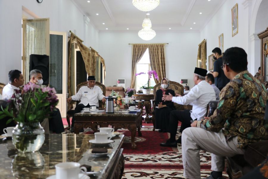 Persiapan Pemilu Serentak 2024, KPU Sumbar Audiensi dengan Gubernur Mahyeldi