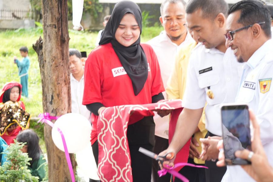 Pertama di Dunia, Audy Joinaldy Resmikan Taman Literasi dan Kampung Iklim Ecobrick Nagari Andaleh