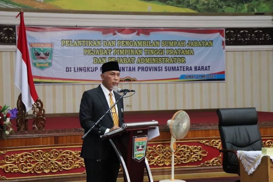 Perubahan Nomenklatur, Gubernur Sumbar Kukuhkan dan Lantik Pejabat Eselon II dan Eselon III
