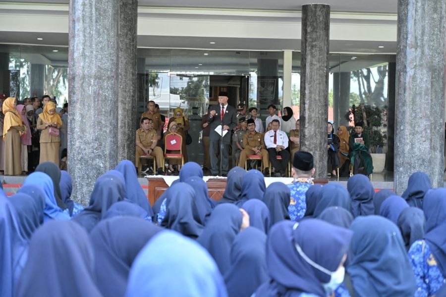 Pesan Gubernur Mahyeldi Ketika Serahkan SK Pegawai PPPK Pemprov Sumbar