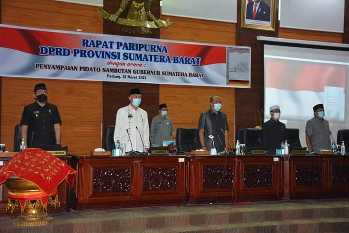 Pidato Pertama di Paripurna DPRD, Gubernur Sumbar Sampaikan Program Unggulan
