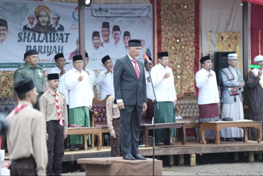 Pimpin Apel Hari Santri, Gubernur Mahyeldi Ingin Santri Turut Berperan Wujudkan Indonesia Emas