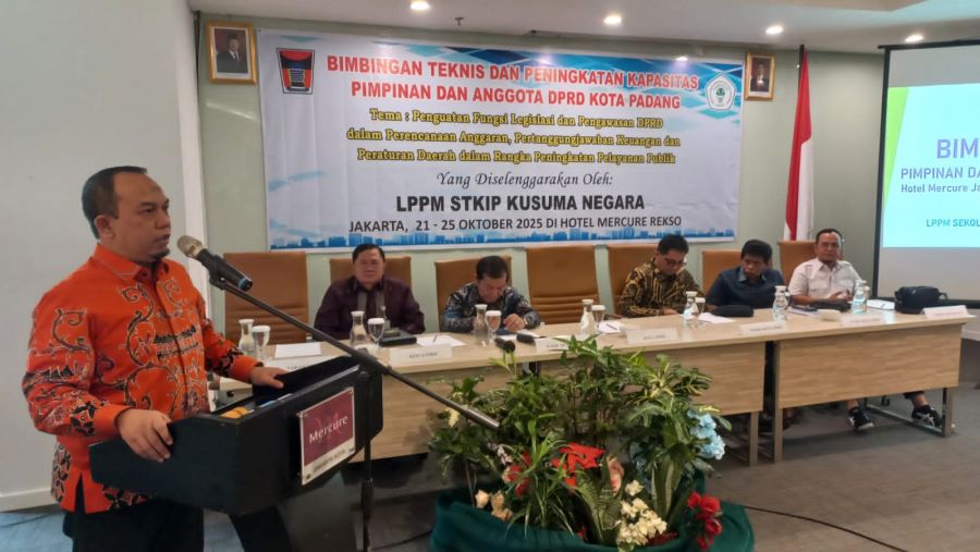 Pimpinan & Anggota DPRD Kota Padang Ikuti Bimtek Penguatan Fungsi Legislasi, Anggaran dan Pengawasan