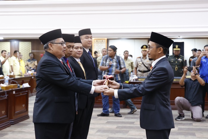 Pimpinan DPRD Sumbar Definitif Ucapkan Sumpah