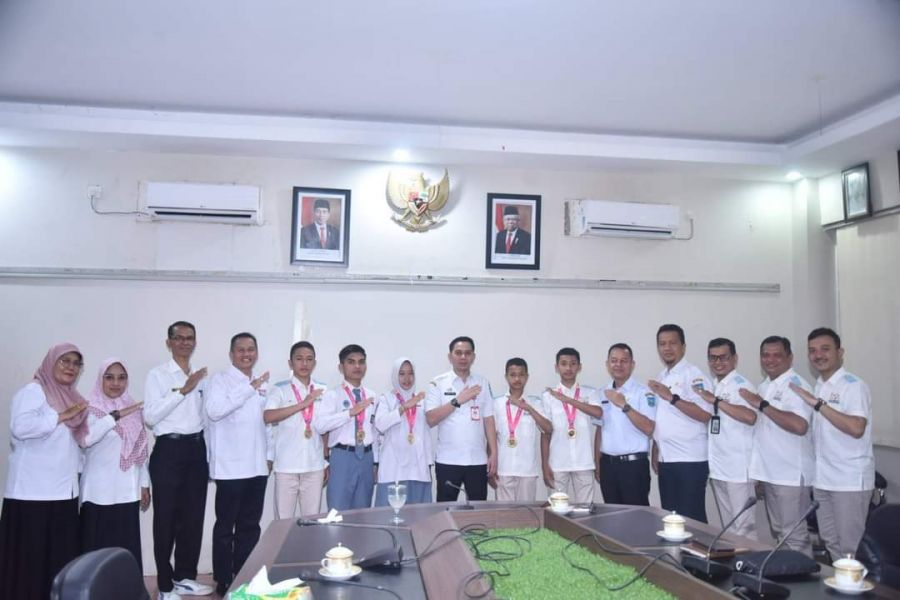 Pj Walikota Apresiasi Tim Tari Kreasi SMP & SMA Kota Sawahlunto Juara I FLS2N Tingkat Nasional