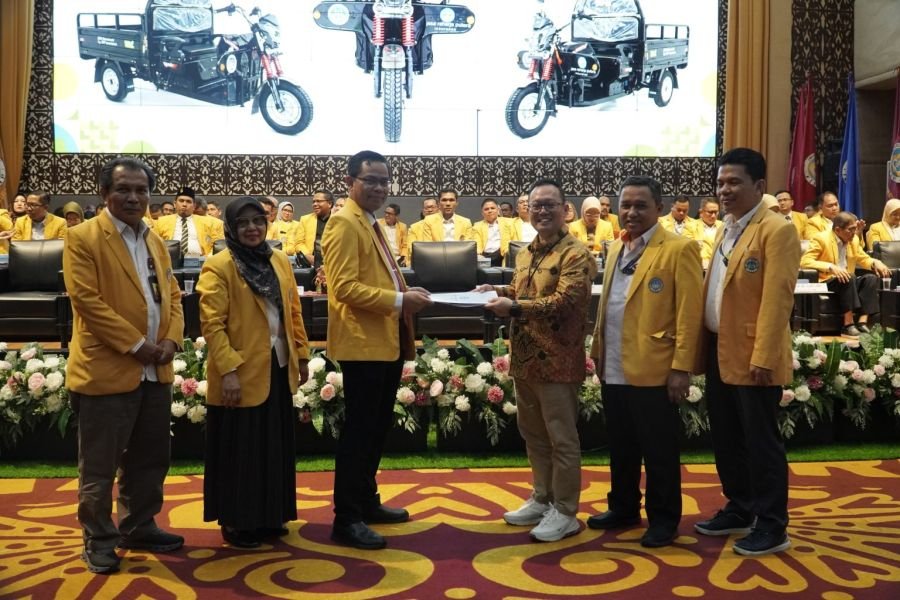 PKKMB Gugus III Diikuti 3.030 Maba, UNP Terima CSR Sepeda Motor Listrik