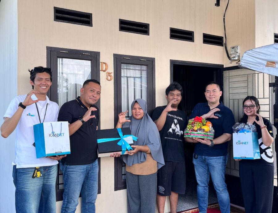 PLN Icon Plus Gelar Kunjungan TERANET ke Pelanggan Setia ICONNET di Pekanbaru