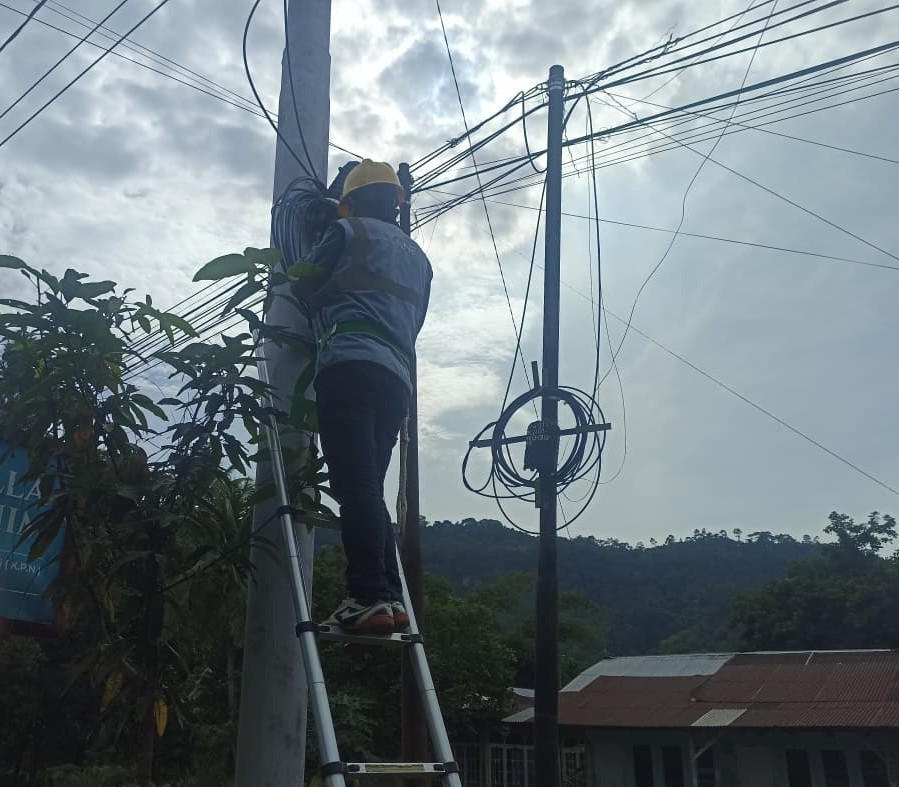 PLN Icon Plus Lakukan Pemeliharaan Infrastruktur Jaringan Fiber Optic di Wilayah Painan