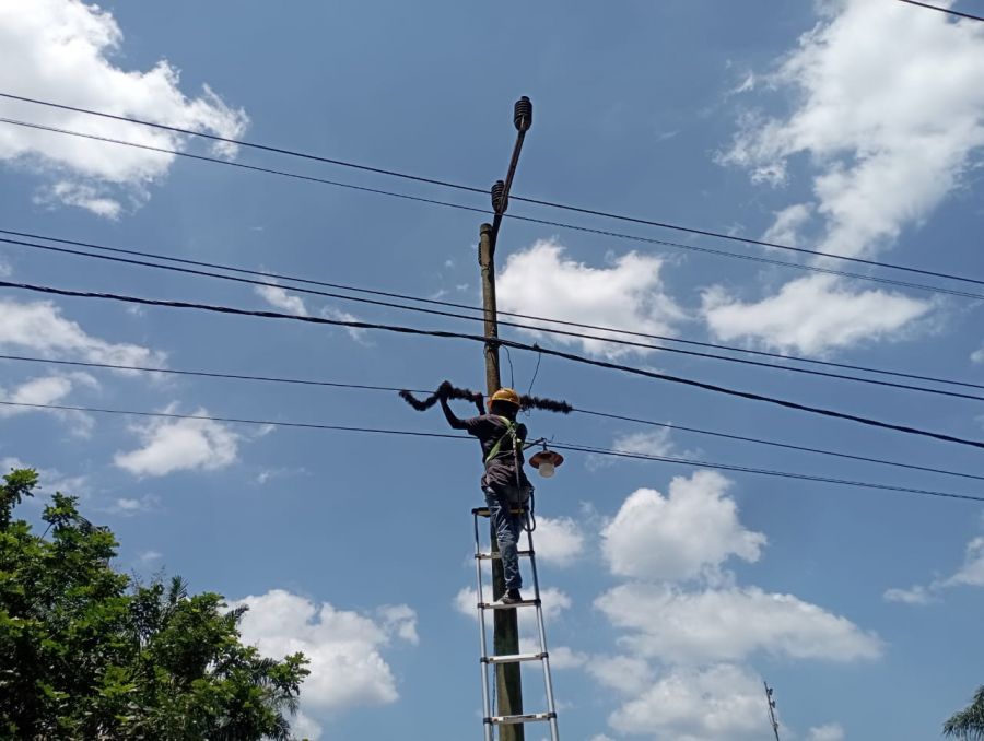 PLN Icon Plus Lakukan Pemeliharaan Infrastruktur Telekomunikasi di Wilayah Sungai Apit