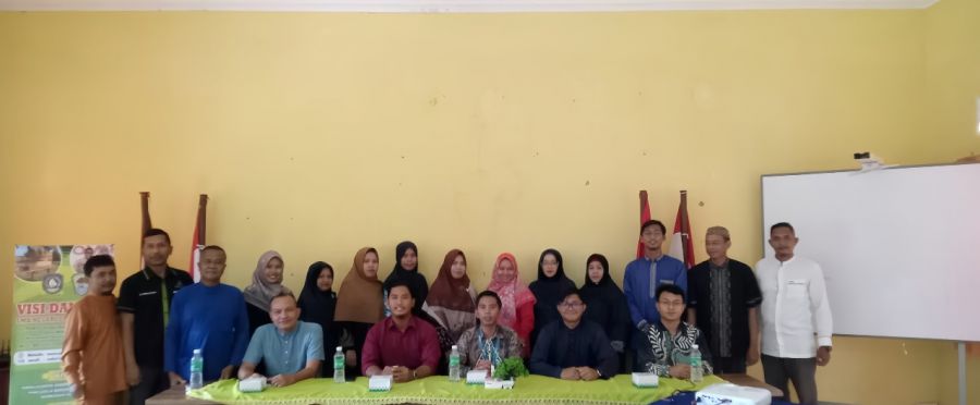 PLN Icon Plus Perkuat Kemitraan Sekolah Vokasi dengan SMKN 1 Gunung Kijang Lewat Edukasi Industri
