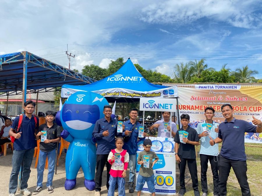 PLN Icon Plus Sumbagteng Meriahkan Turnamen Sepak Bola di Desa Pengujan Bintan