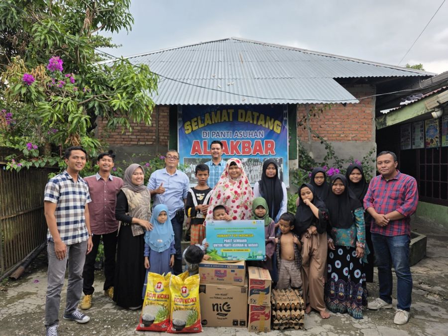 PLN Icon Plus Sumbagteng Wujudkan Komitmen Sosial Salurkan Bantuan TJSL untuk Panti Asuhan Al-Akbar