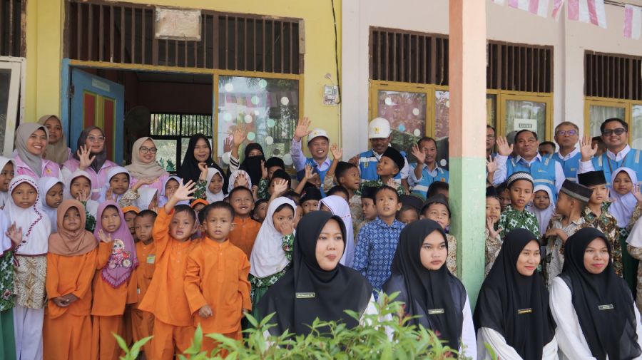PLN MCTN Hadirkan Pelita bagi Pendidikan dengan Sambung Listrik Sekolah