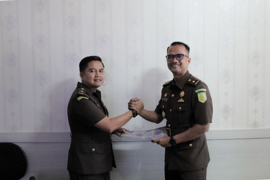 Plt Kajari Padang Lantik Dua Pejabat Baru Sekaligus