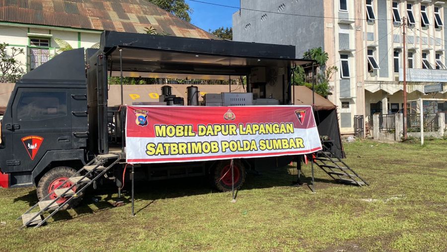 Polda Sumbar Dirikan Dapur Lapangan Bantu Korban Galodo di Agam