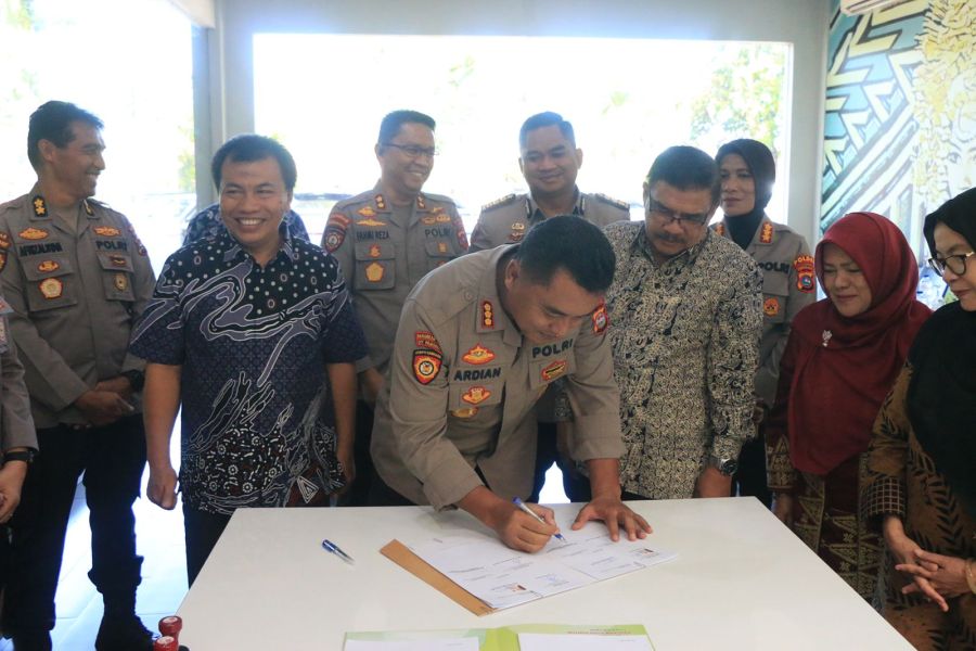 Polda Sumbar & FIB Unand Tandatangani Kerjasama Lomba Karya Tulis HUT Bhayangkara ke-79