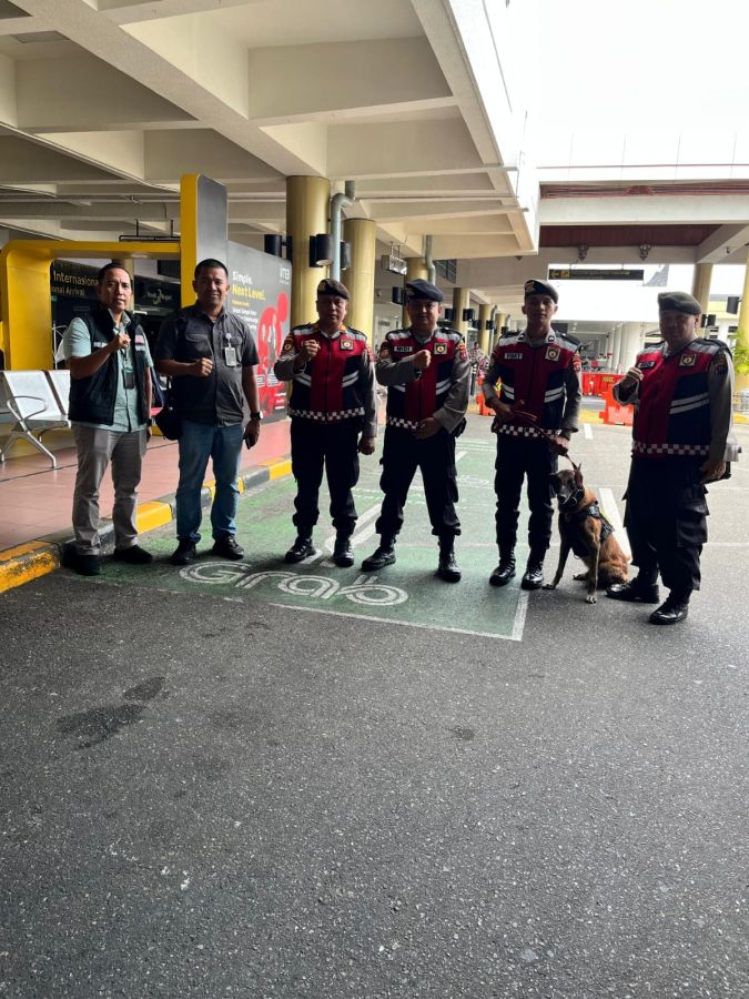 Polda Sumbar Libatkan K9 dalam Antisipasi Peredaran Narkoba di Bandara Internasional Minangkabau 