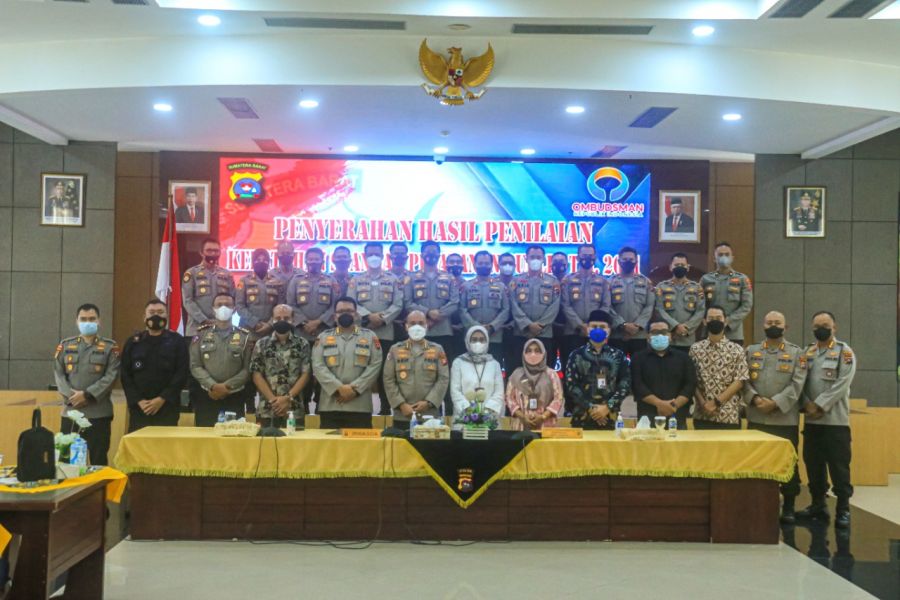 Polda Sumbar Terima Kepatuhan Standar Pelayanan Publik dari Ombudsman, Tiga Polres dapat Penghargaan