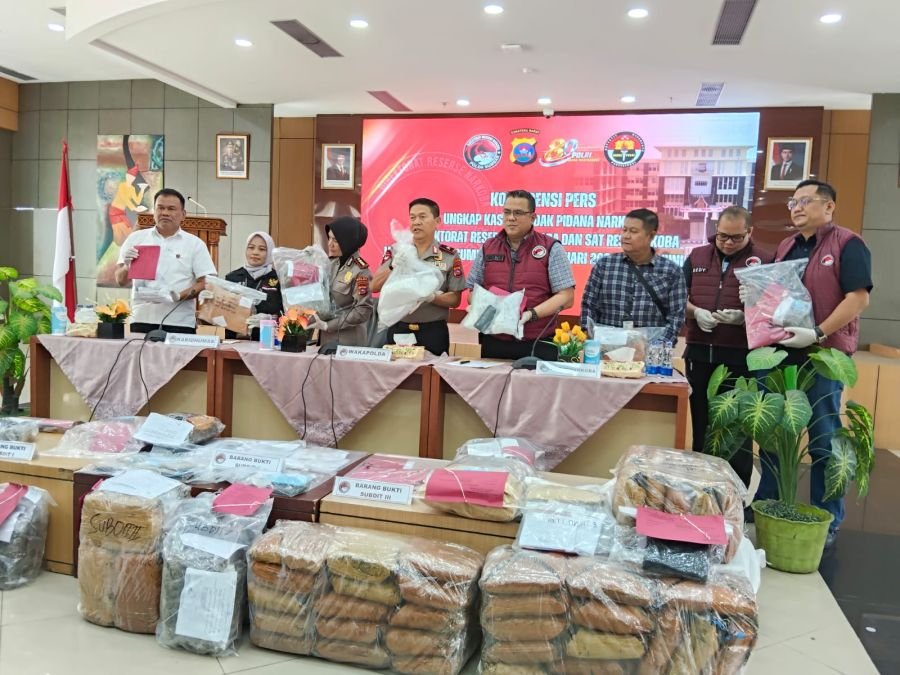 Polda Sumbar Ungkap 705 Kasus Narkoba Selama Enam Bulan, Sita Ganja Setengah Ton dan 41,66 Kg Sabu