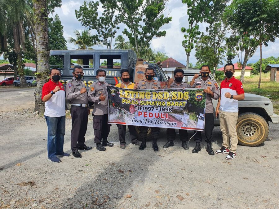 Polisi Peduli, Alumni Bintara Polri 1997/1998 Polda Sumbar Salurkan Bantuan untuk Korban Gempa