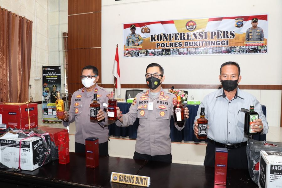 Polres Bukittinggi Gagalkan Peredaran Miras