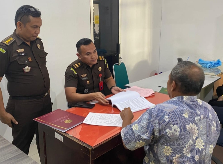Polres Padang Serahkan Tersangka Pengerusakan ke Kejari Padang