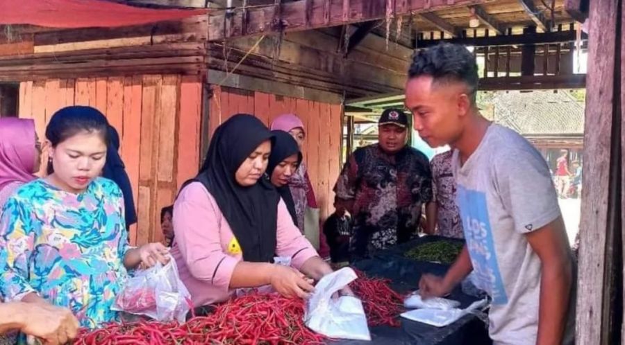 Polres Pasaman Barat dan Jajaran Monitor Harga Sembako di Sejumlah Pasar Tradisional