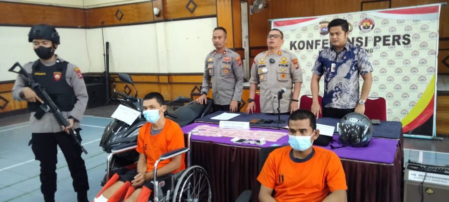 Polres Sijunjung Berhasil Tangkap 2 Penjambret yang telah Beraksi Puluhan kali di Sumbar