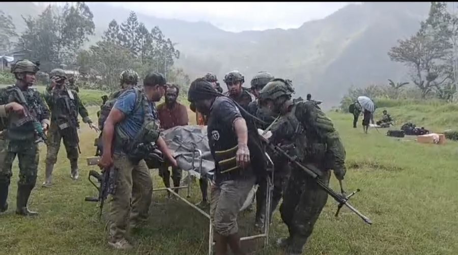 Polri dan TNI Berhasil Evakuasi Korban Serangan KKB di Distrik Anggruk