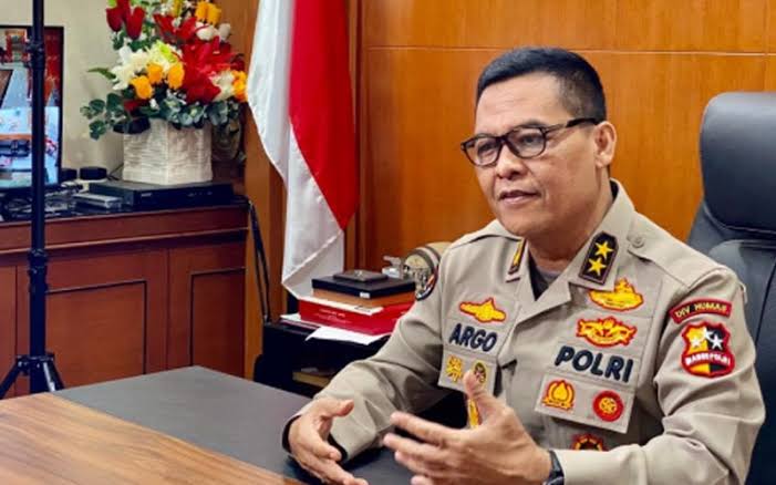 Polri Targetkan Vaksinasi Massal Serentak 1 Juta di Seluruh Indonesia Besok