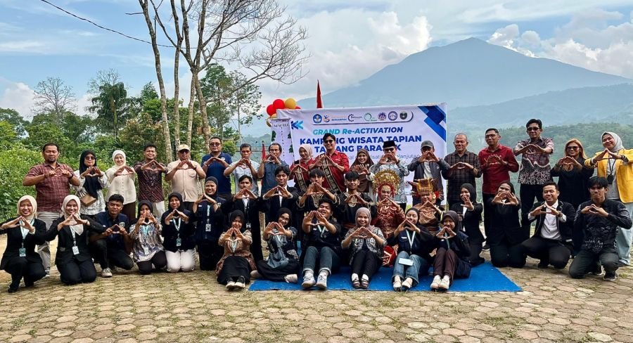 PPK Ormawa UPKK UNP Reaktivasi Kampung Wisata Tapian Tabiang Barasok di Bukittinggi
