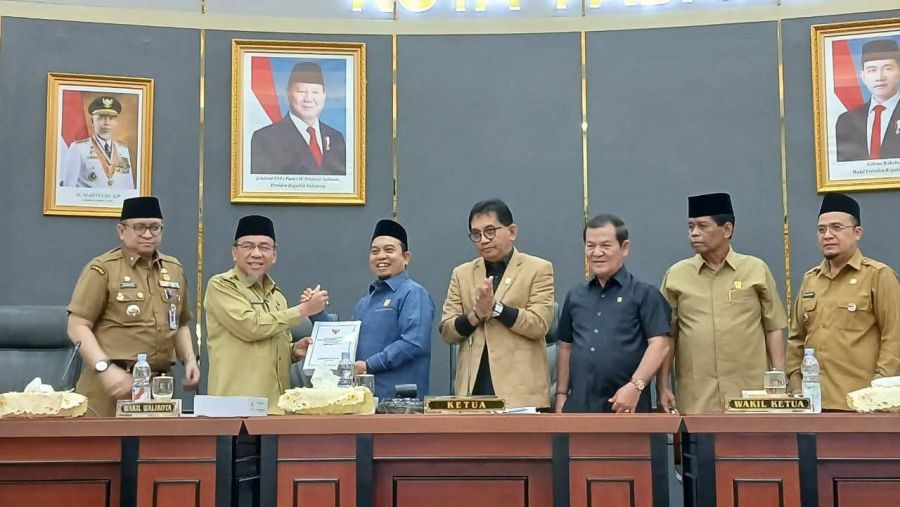 DPRD Kota Padang Gelar Rapat Paripurna, Wawako Maigus Nasir Sampaikan R-APBD Tahun Anggaran 2026