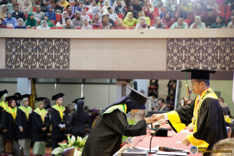 Prof. Ganefri di Wisuda Ke-134: UNP Pegang Peran Penting Kembangkan SDM Sambut Indonesia Emas 2045
