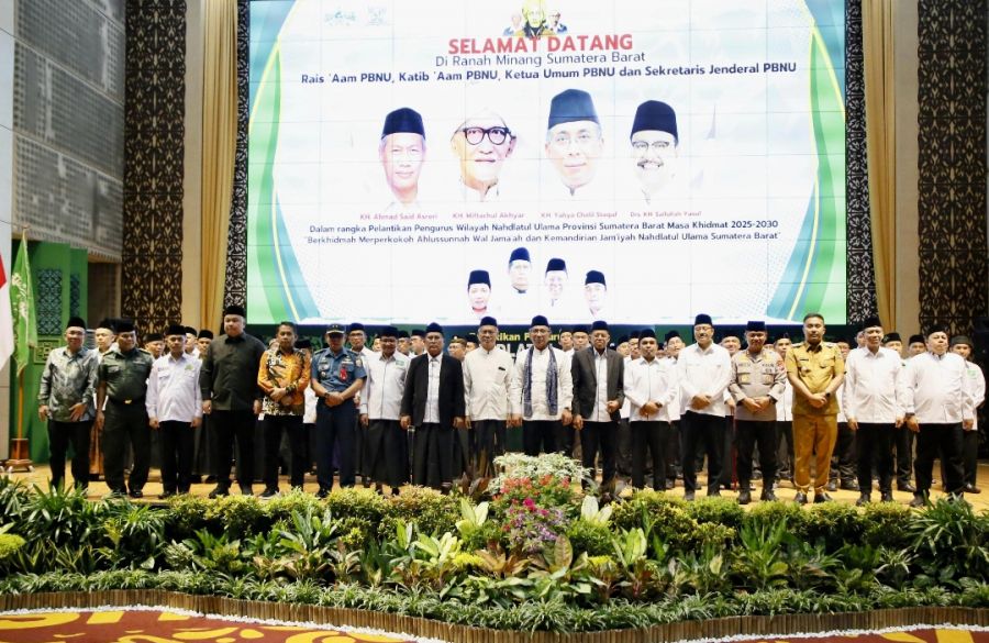 Prof Ganefri Dilantik sebagai Ketua Tanfidziyah PWNU Sumbar 2025-2030 oleh Ketua dan Sekjen PBNU