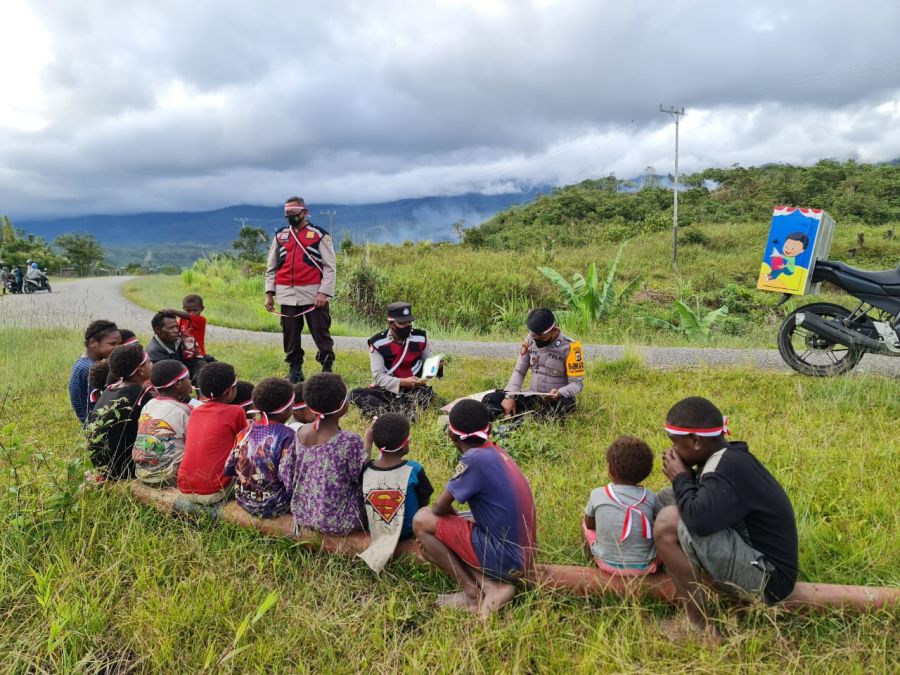 Program SI-IPAR, Tanamkan Rasa Cinta Tanah Air Sejak Dini Anak -anak Serambakon Pegunungan Bintang