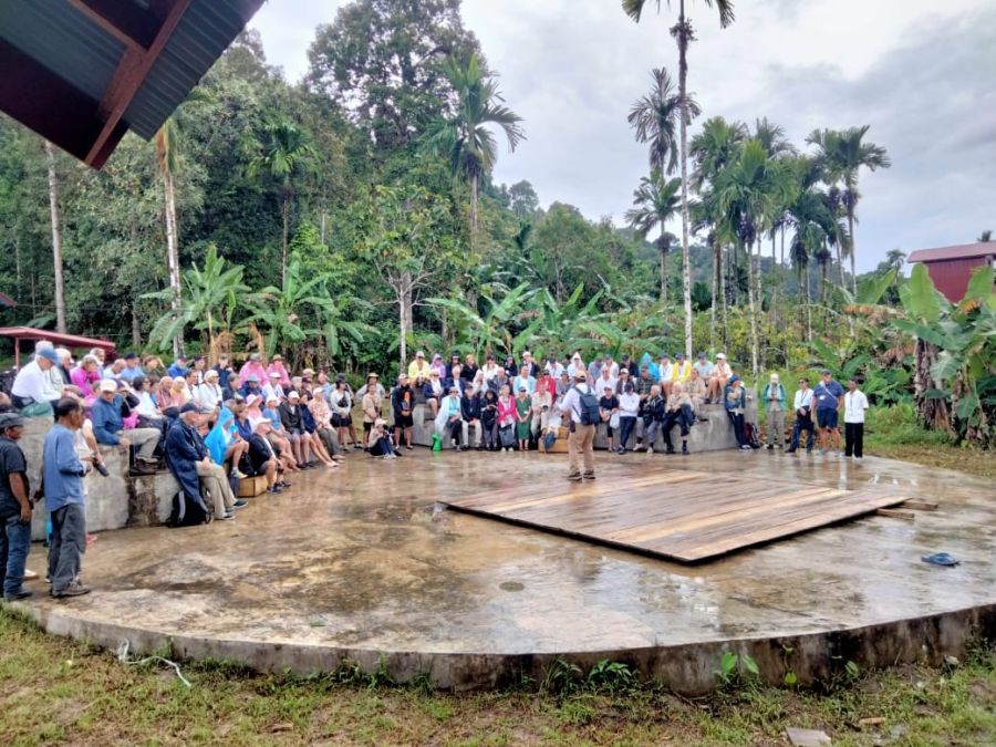 Promosi Wisata Budaya Mentawai Berbuah Hasil, Kapal Pesiar Asing Datang Bawa Ratusan Wisatawan