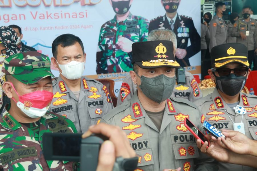 Puji Antusiasme Masyarakat untuk Vaksin, Kapolda Sumbar: Vaksinasi ini Sangat Dibutuhkan