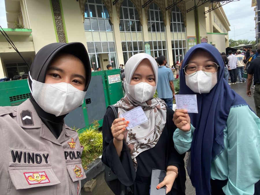 Puluhan Ribu Masyarakat di Vaksin saat SUMDARSIN di Polda Sumbar 