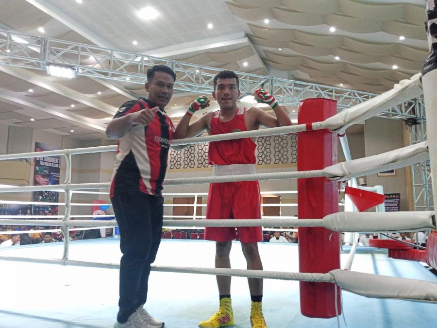 Rahmad Ramdhan Petinju Sumbar Melaju ke Semifinal Kejuaraan Panglima TNI 2025