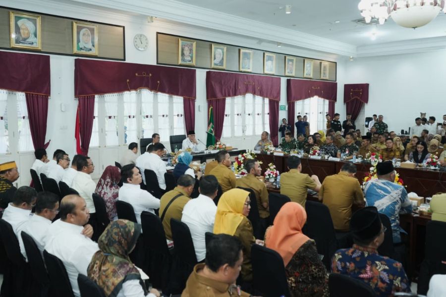 Rakor Hilirisasi Perkebunan, Gubernur Mahyeldi Dorong Pembangunan Industri Gambir