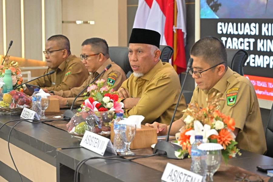 Rapat Evaluasi Kinerja 2024, Mahyeldi Tegaskan Pemprov Sumbar Optimis Tingkatkan Kinerja pada 2025