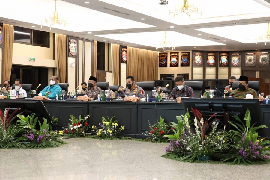 Rapat Lintas Sektoral, Kapolri Paparkan Strategi Cegah Lonjakan Covid-19 Saat Nataru