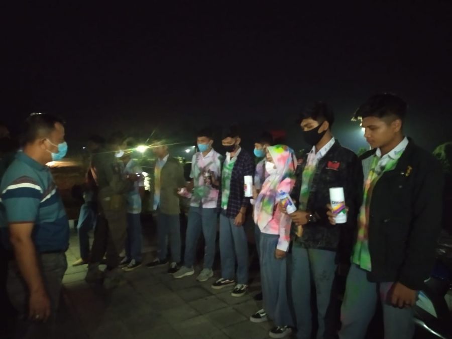 Rayakan Kelulusan Dengan Corat-Coret dan Keluyuran Malam, Sejumlah Siswa SMK di Tertibkan Petugas