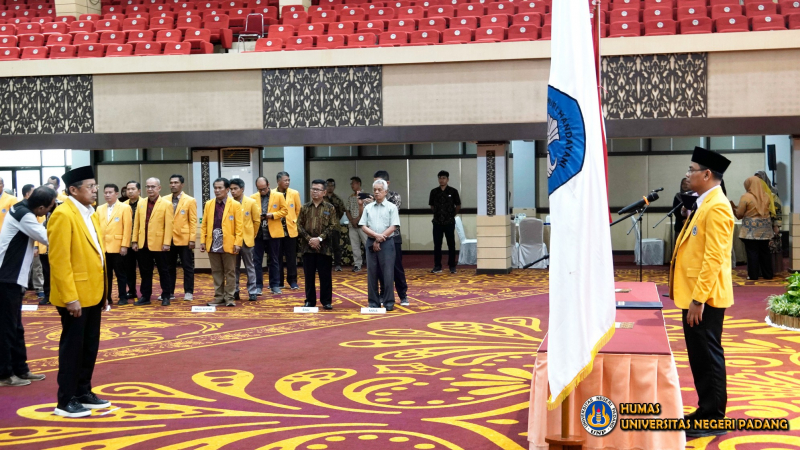 Rektor Lantik Prof. Ganefri jadi Senior Eksekutif UNP