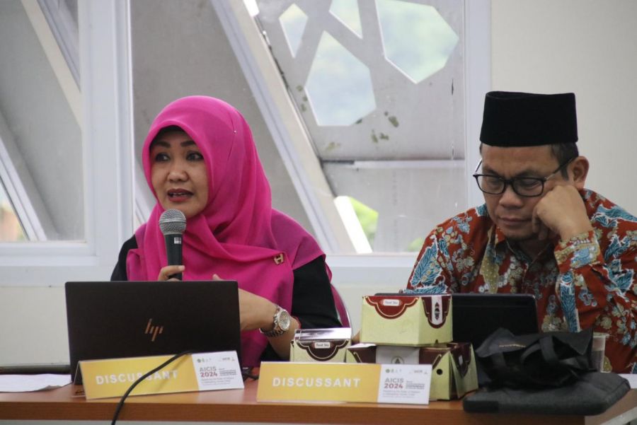 Rektor UIN IB Padang Beri Masukan Berharga dalam Review Paper AICIS 2024 du UIN Walisongo Semarang